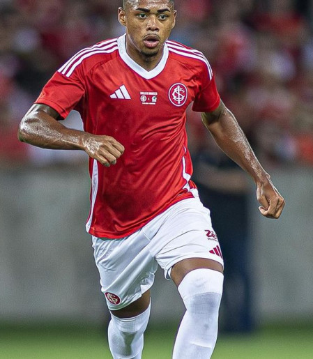 Victor Gabriel é suspenso por STJD até que Gabriel Pec volte a treinar