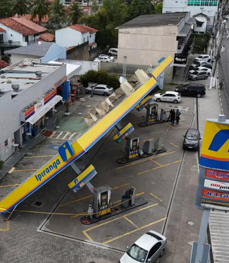 Polícia investiga morte de três eletrocutados após ventania no Rio
