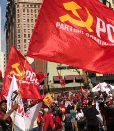 PCdoB oficializa apoio à candidatura de Lula