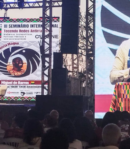 Sociólogo africano diz que Brasil é atacado por causa de terras raras