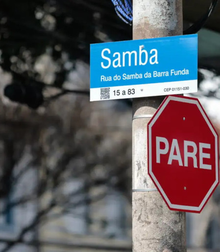 Em São Paulo, rua é renomeada em homenagem à história do samba 
