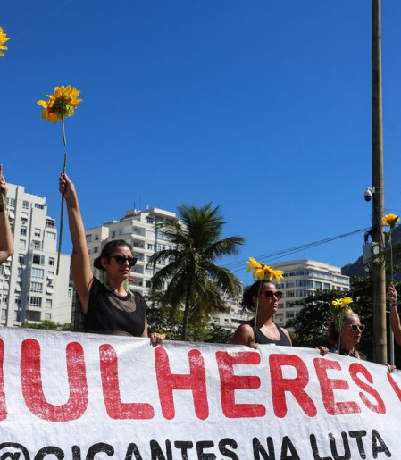 Mulheres vão às ruas pela votação do PL da Misoginia