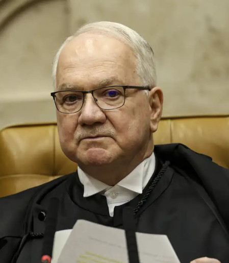 Fachin: críticas não fragilizam STF, mas fortalecem democracia