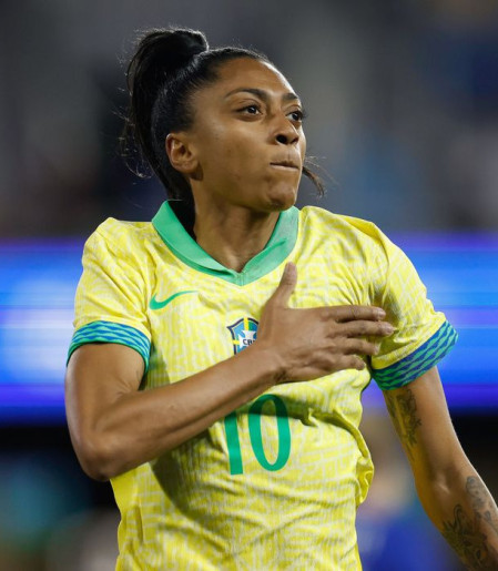 Barça anuncia Kerolin com valor recorde no futebol feminino brasileiro