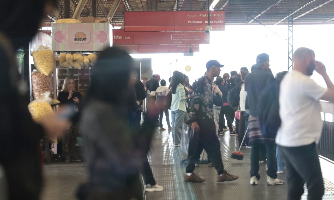 SP: ferroviários mantém greve por falta de garantia de empregos