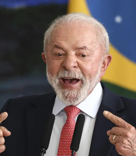 Atitude irresponsável, diz Lula após revogação de visto de embaixadora