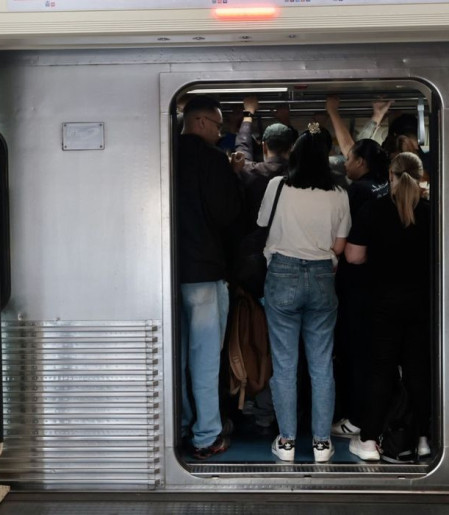 Usuários de trens mudam rotina por causa de greve da CPTM