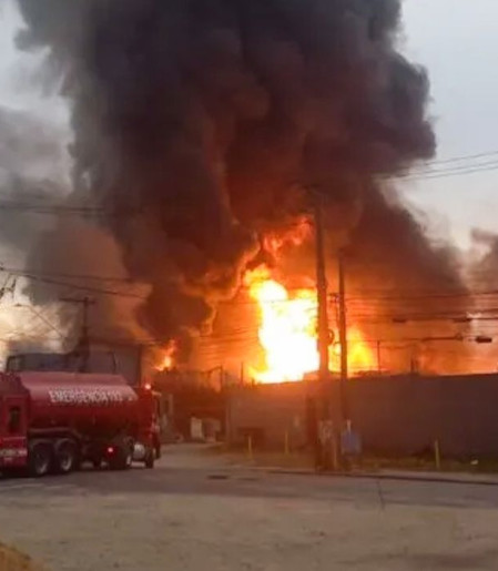 Prefeitura interdita entorno de fábrica atingida por incêndio em SP