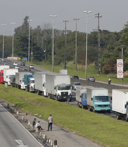 Lei garante frete mínimo no transporte de cargas; saiba o que muda