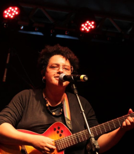 A cantora Nanna Siqueira