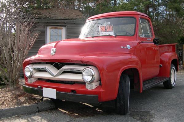Ford F-100
