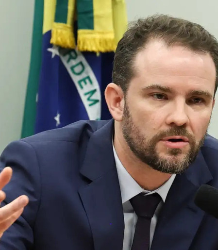 Durigan diz que aumento da dívida decorre dos juros, não dos gastos