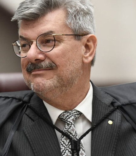 PGR pede perda de cargo para ministro do STJ acusado de crime sexual