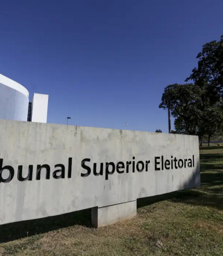 TSE cria conselho para monitorar desinformação e IA nas eleições