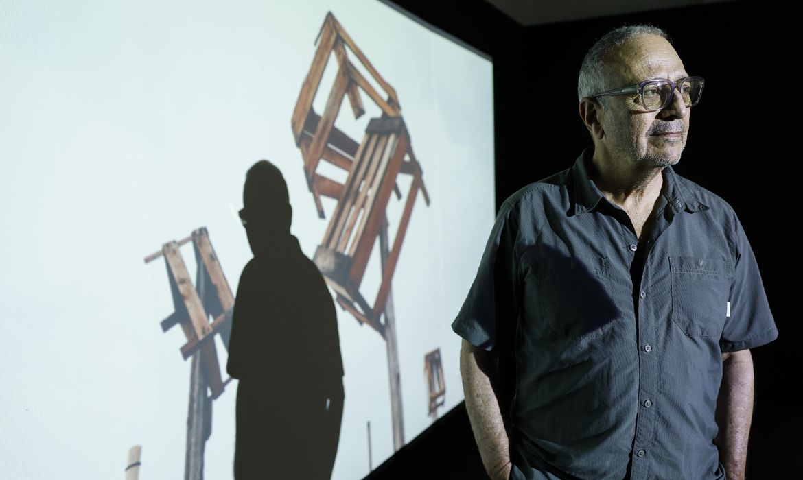 Criatividade de ambulantes é tema de exposição fotográfica no Rio