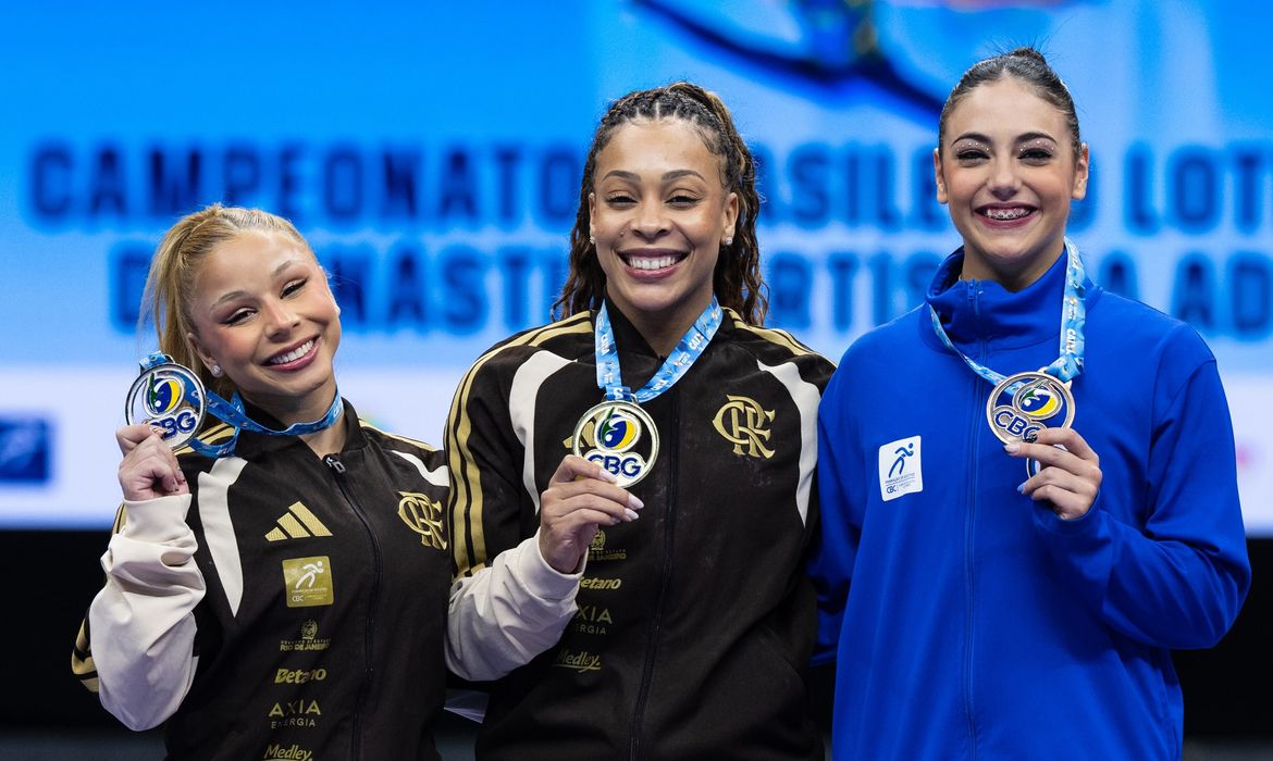 Lorrane Oliveira e Caio Souza são ouro no Brasileiro de Ginástica