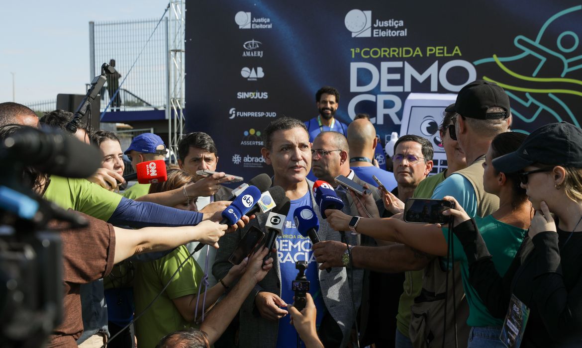 Justiça abriu as urnas diante da população, diz Nunes Marques