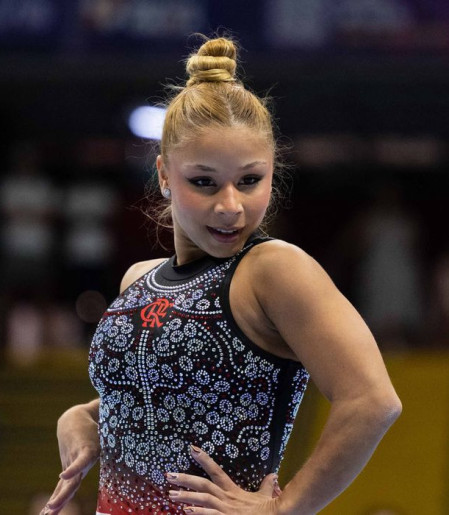 Flávia Saraiva fatura ouro na trave e no solo no Campeonato Brasileiro