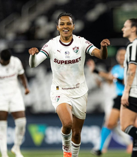 Fluminense domina, vence e complica Botafogo no Brasileirão Feminino