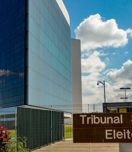 TSE se reúne nesta quinta em busca de consenso sobre IA nas eleições