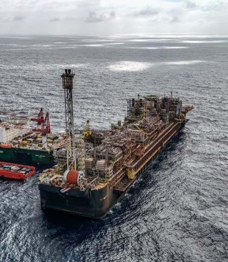 Petroleiros pedem Petrobras mais estatal e menor repasse a acionistas