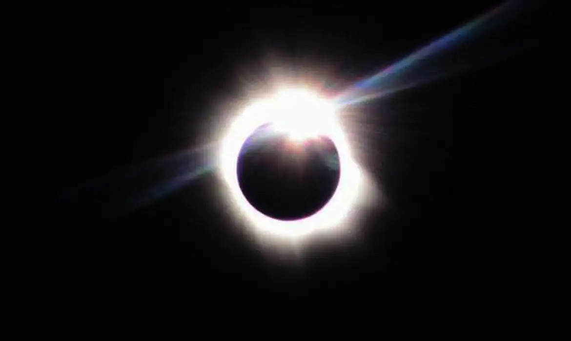 Brasileiros poderão ver eclipse solar por transmissão na internet