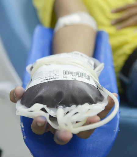 Doação de sangue: espera para quem fez tatuagem e piercing será menor