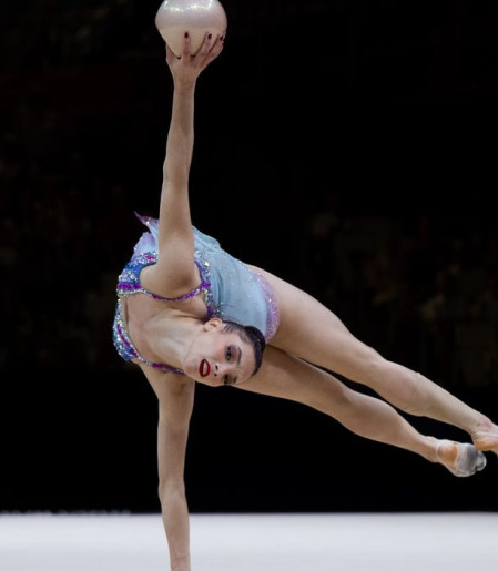 Babi e Maria Eduarda brilham em 1º dia do Mundial de Ginástica Rítmica