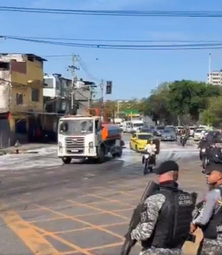 Manifestações contra ação da polícia bloqueiam vias do Rio
