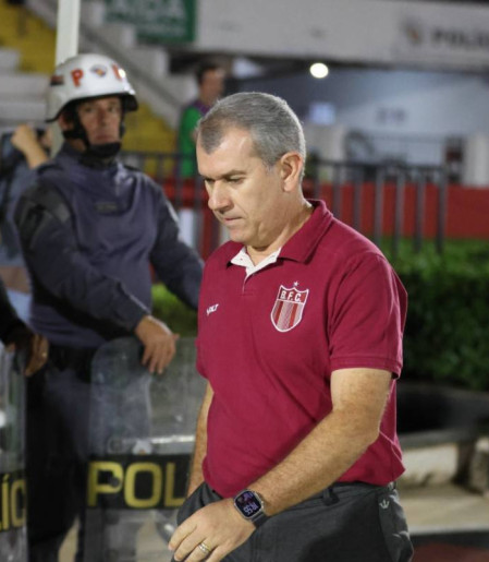 Técnico Claudio Tencati conseguiu reverter a má fase do Botafogo