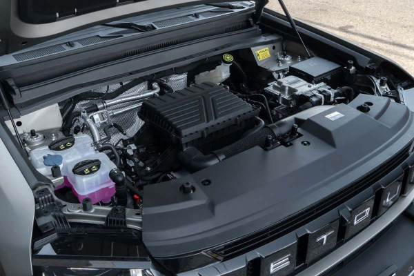 Modelo tem 597 cv de potência total instalada e bateria de 43,24 kWh - Divulgação
