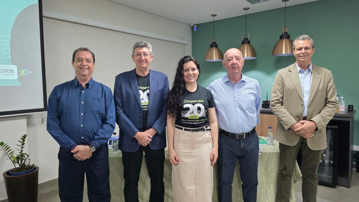 Paulo César Garcia Lopes, Cesar Augusto Campez Neto, Amanda Francine de Oliveira Carvalhaes, Francisco Carlos Júlio Pinghera e Anselmo José Buosi