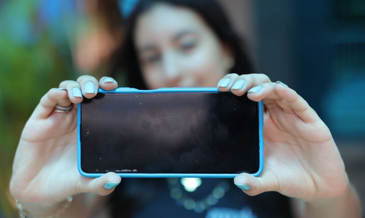 Estudo mostra jovens conscientes de que internet precisa melhorar