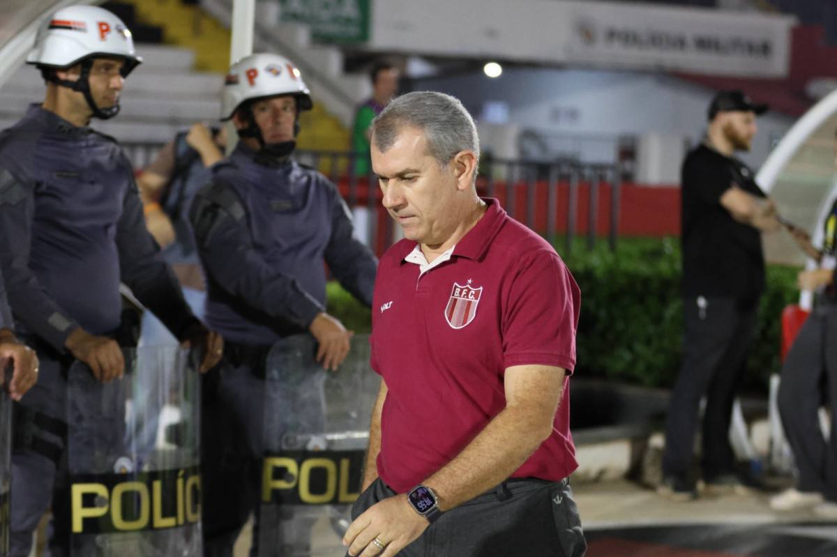 Técnico Claudio Tencati conseguiu reverter a má fase do Botafogo