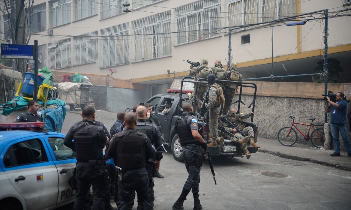 Rio registra em julho 34 tiroteios envolvendo facções criminosas 