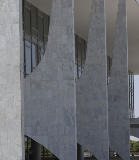 Governo abre processo de reciprocidade contra tarifas dos EUA