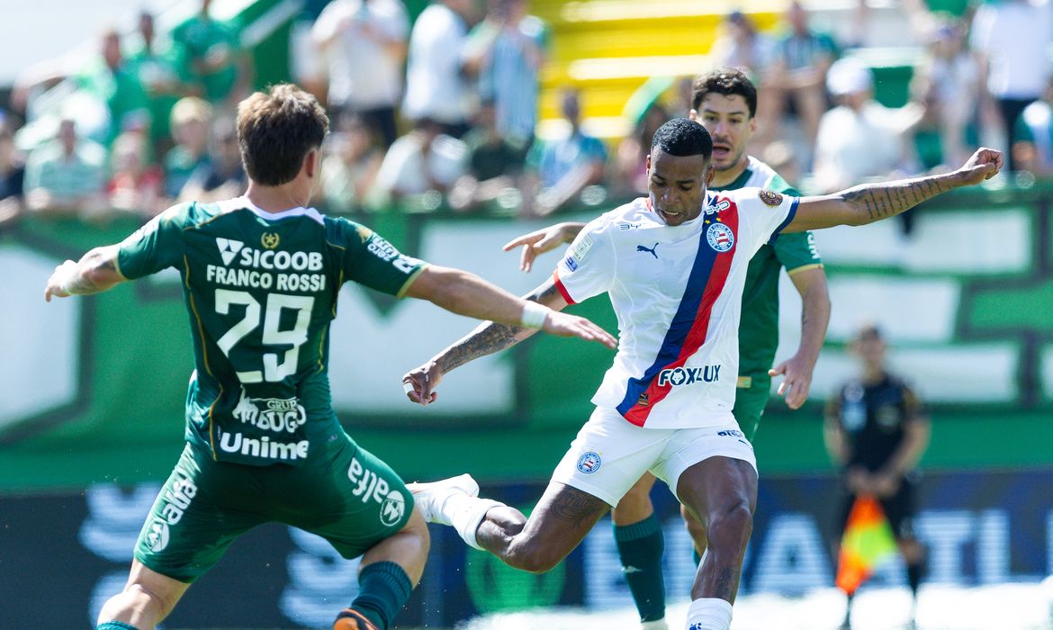 Brasileirão: Chapecoense busca empate com Bahia em jogo de seis gols