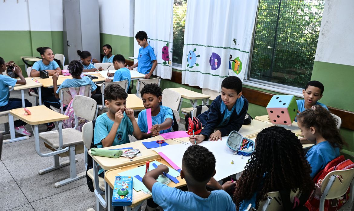 Ensino integral acelera aprendizado de vulneráveis 