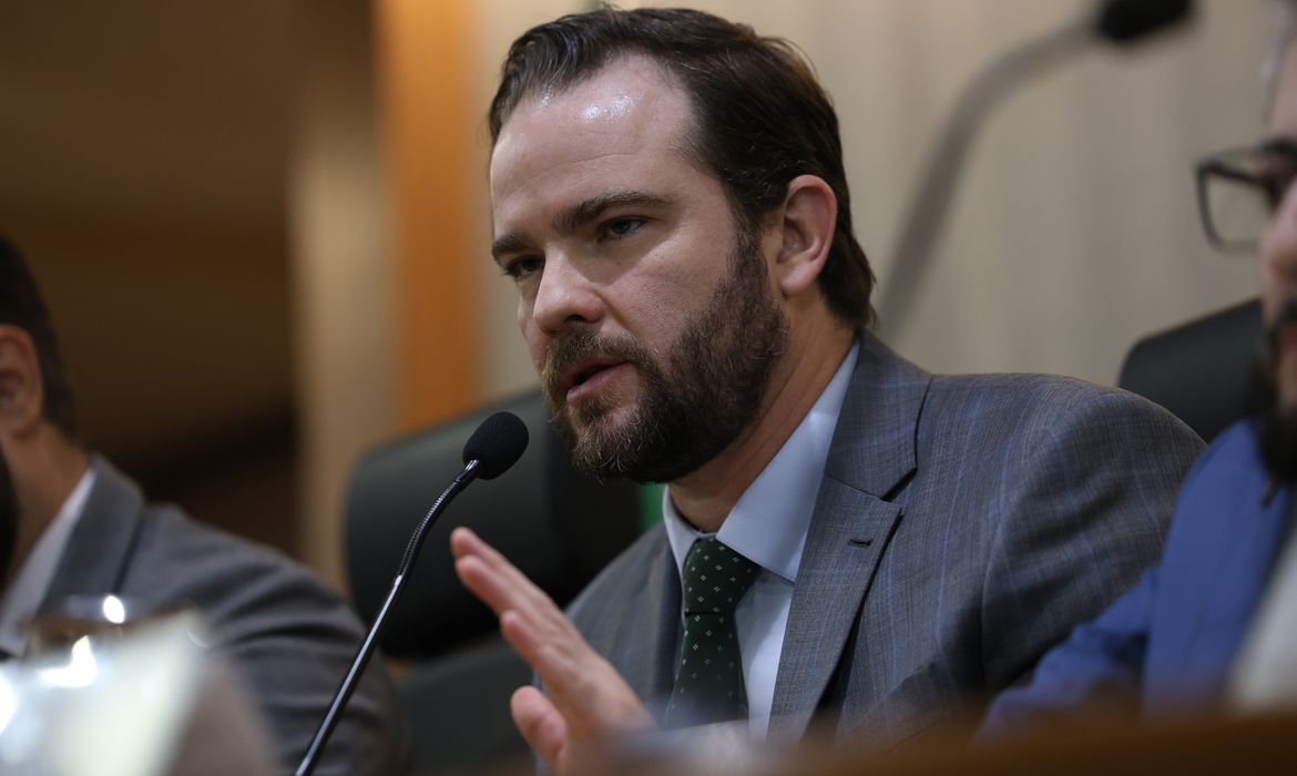 Durigan pretende mediar negociação do Rio com BNDES e Banco do Brasil