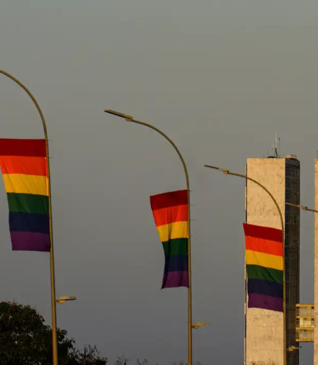 Candidaturas LGBT+ têm recorde em 2026 e se espalham por mais partidos