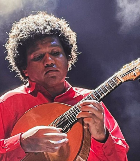 Rádio MEC: Jazz Livre traz live de multi-instrumentista Pedro Franco