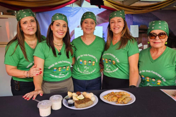 Marina Ravagnani, Laura Ravagnani,Sueli Afonso,Silvia Roncolato e Marina Malva - Divulgação