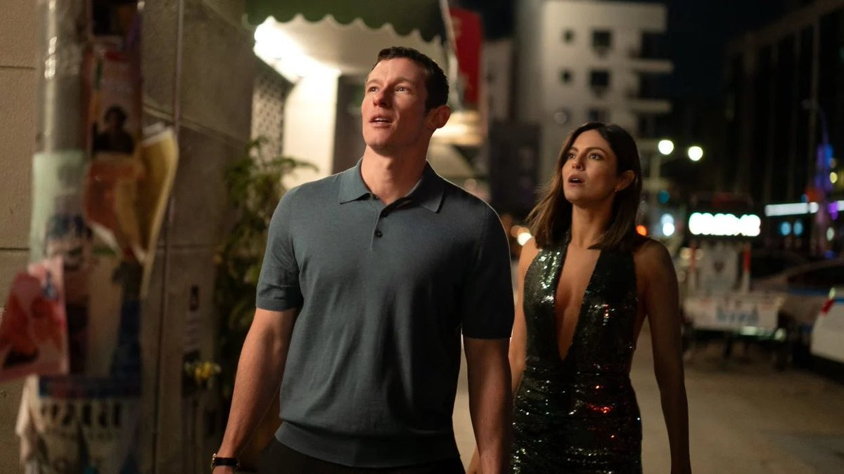Monica Barbaro e Callum Turner estrelam Só por Uma Noite
