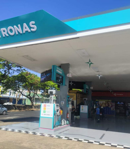 Posto foi reinaugurado com nova bandeira