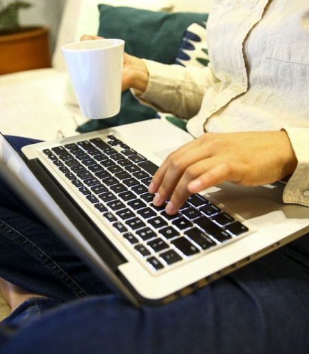 Sete em cada dez brasileiros temem comprar remédios pela internet