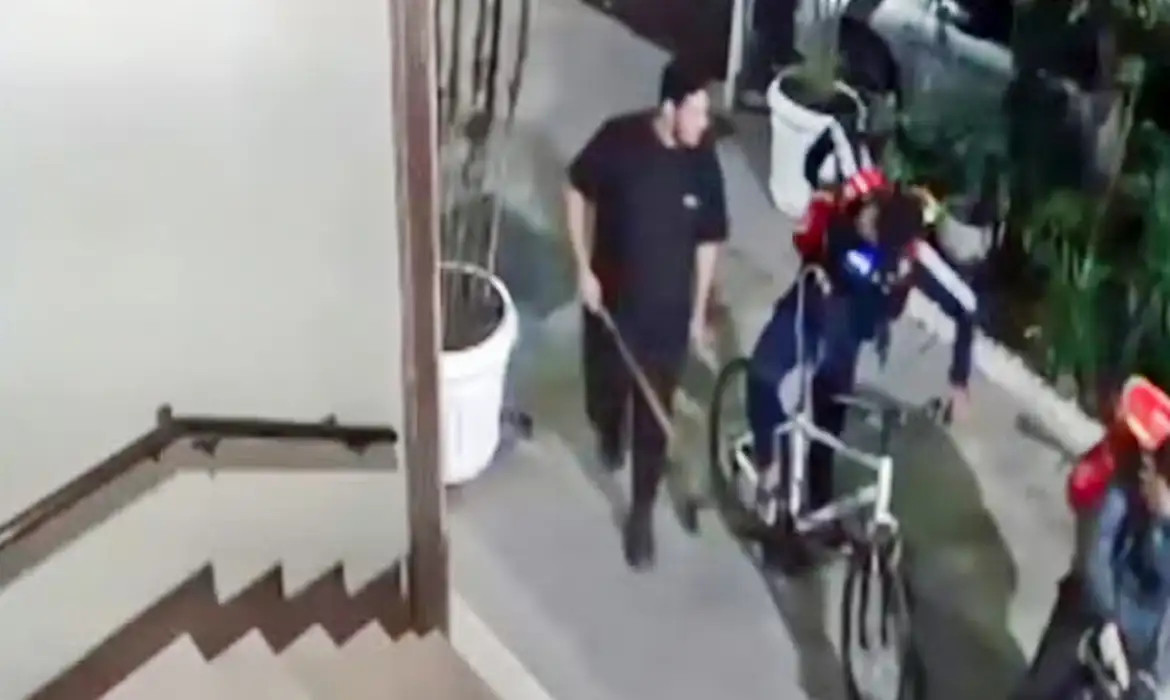 Justiça mantém prisão de entregadores envolvidos na morte de ciclista