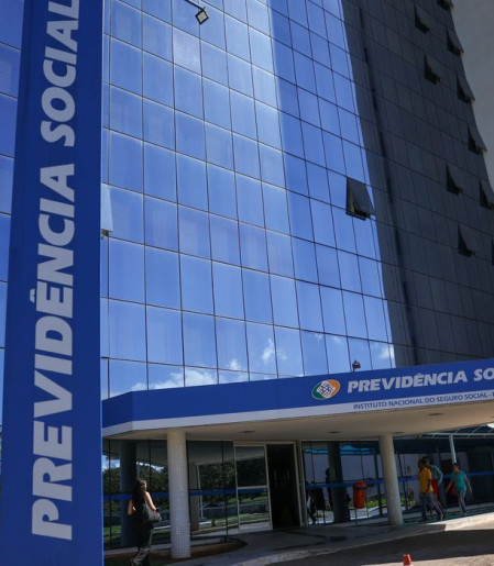 Previsão de gastos com INSS em 2027 é reduzida em R$ 5 bilhões
