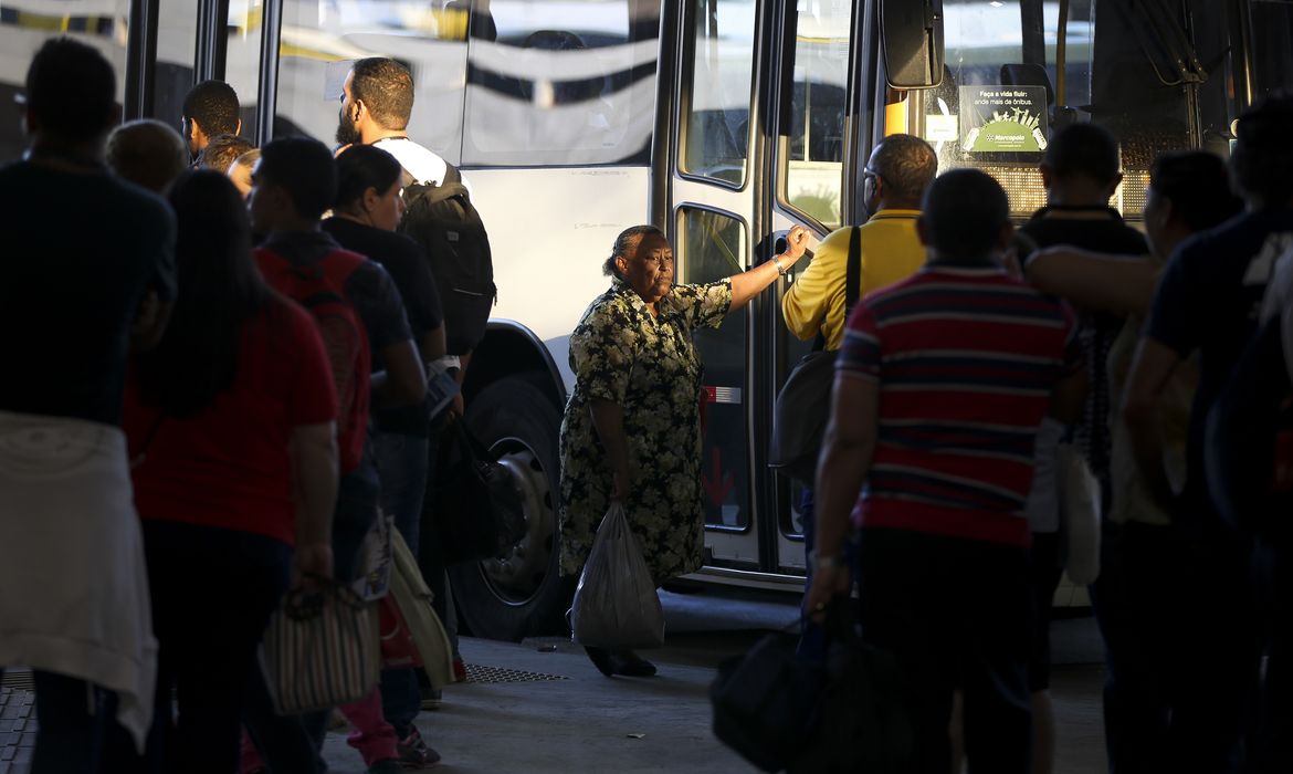 Justiça preserva direito de idosos a passagens interestaduais 