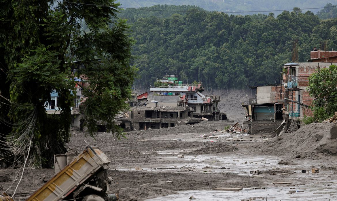 Governo brasileiro lamenta mortes em avalanche no Nepal e na China