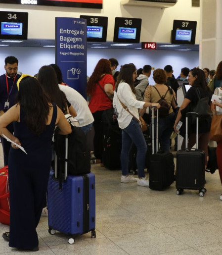 Santos Dumont opera normalmente, após 13 voos cancelados nesta sexta